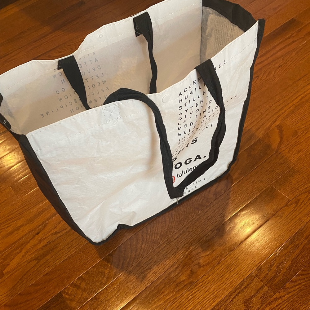 Lululemon reusable bag